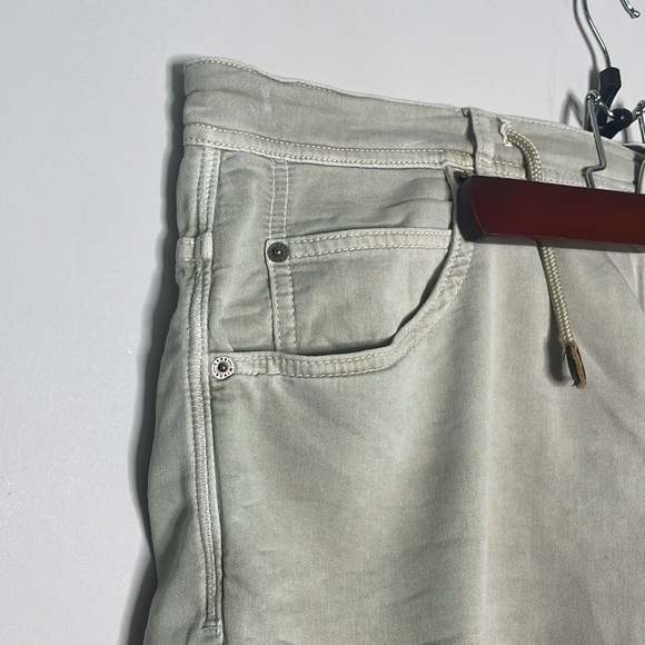 Zara Man Drawstring Shorts - Picture 3 of 6